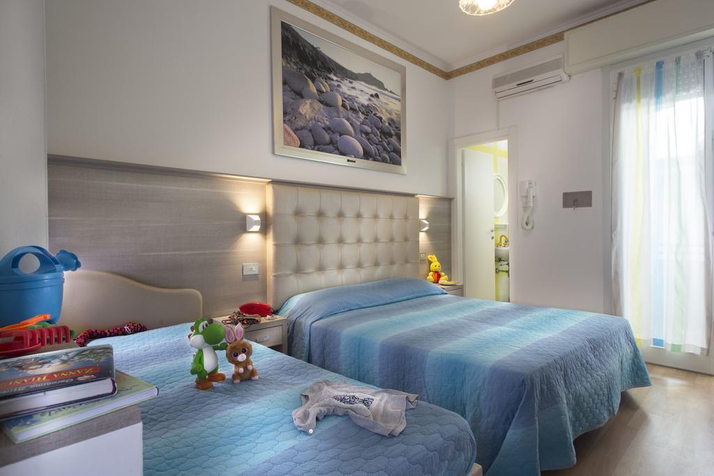 Hotel Titanus Беллария-Иджеа-Марина Экстерьер фото