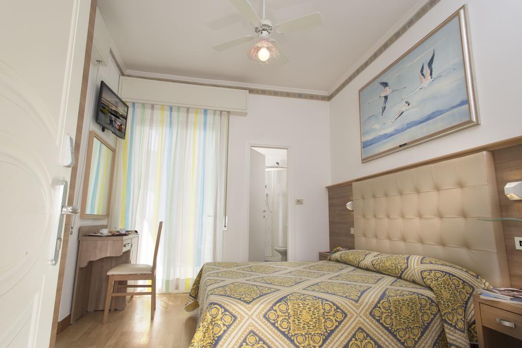 Hotel Titanus Беллария-Иджеа-Марина Экстерьер фото