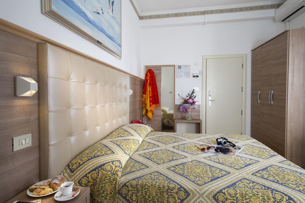 Hotel Titanus Беллария-Иджеа-Марина Экстерьер фото